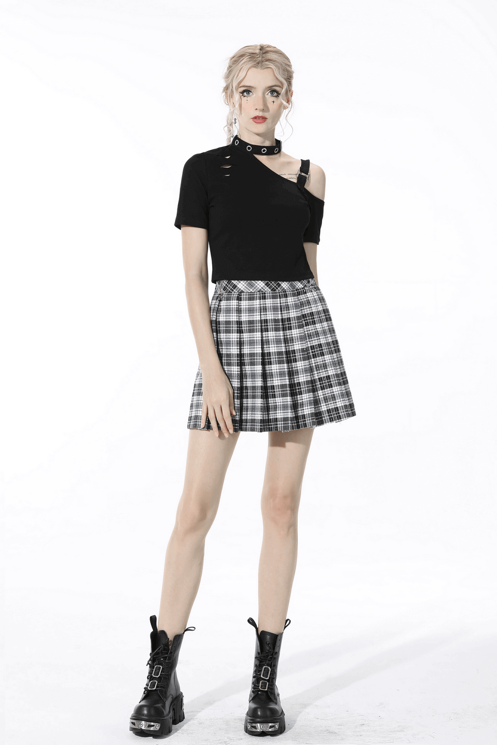 Gothic Mini Skirt with Pleats in Black and White Plaid