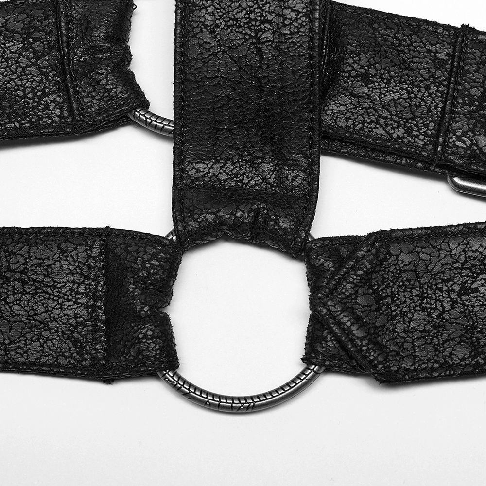Gothic Shoulder Guard in Embossed Leather for Men