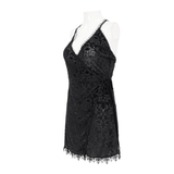 Kurzes Gothic-Kleid aus schwarzer Spitze mit tiefem V-Ausschnitt / Sexy Träger-Nachthemd mit Schlitz