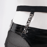 Schwarze Damen-Shorts aus Kunstleder und Mesh im Gothic-Stil / Sexy Damen-Reißverschluss-Shorts mit Ketten 