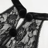 Sexy Damen-Body aus schwarzer Spitze mit Überärmeln / Gothic-Neckholder-Dessous aus Samt